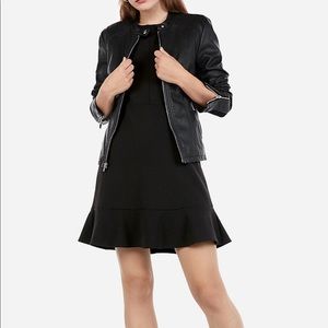 Express (minus the) leather jacket 🧥🖤